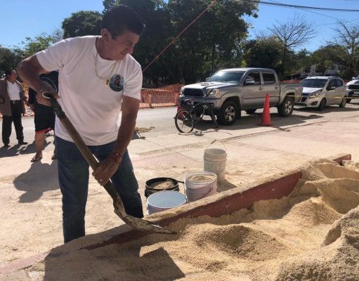 Abusos sexuales | Síndica de Bacalar tuvo que salir a dar la cara, mientras Chepe hace albañilería