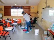 PM I Cuidan salud de estudiantes con limpieza y desinfección de escuelas