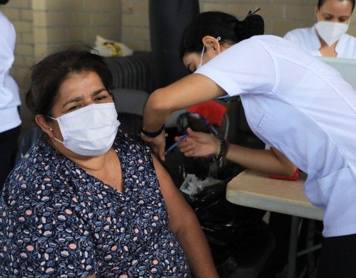 Aplican vacuna a más de 18 mil personas en Solidaridad