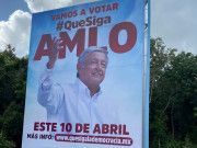 Instalan en Cancún espectacular que promueve Revocación de Mandato