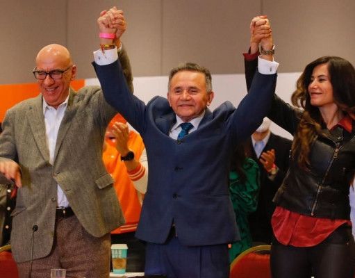 Sin agradecer y con cuatro líneas, Pech dio portazo a la 4T