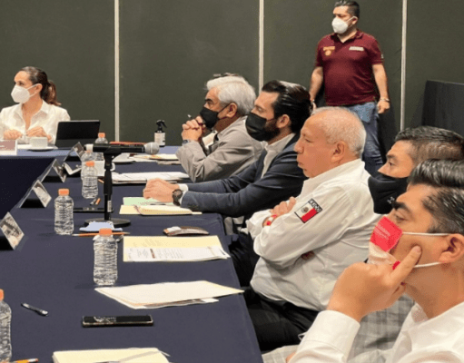 Acuerdan mejorar procesos migratorios en aeropuerto de Cancún