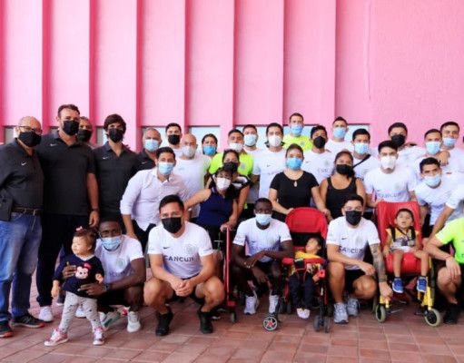 Deportes | Cancún FC visita el Centro de Rehabilitación e Inclusión Infantil Teletón