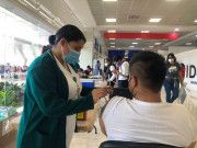 Inició en Quintana Roo una estrategia de vacunación masiva a población abierta