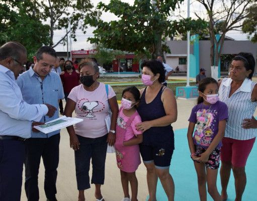 Comités de Contraloría Social invitan al Gobernador a recorrer parques de Chetumal