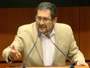 Senador de Morena ofrece embajadas a cambio de «portarse bien»