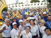 Reúne Laura Fernández a miles de cancunenses en Plaza de la Reforma