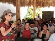 Escucha Mara Lezama necesidades de agricultores y trabajadores de FCP