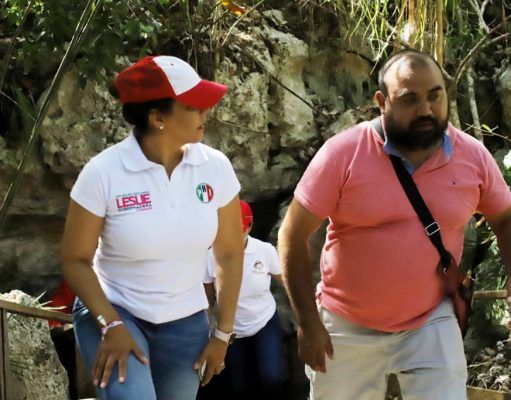 Piden trabajadores apoyo a Leslie Hendricks