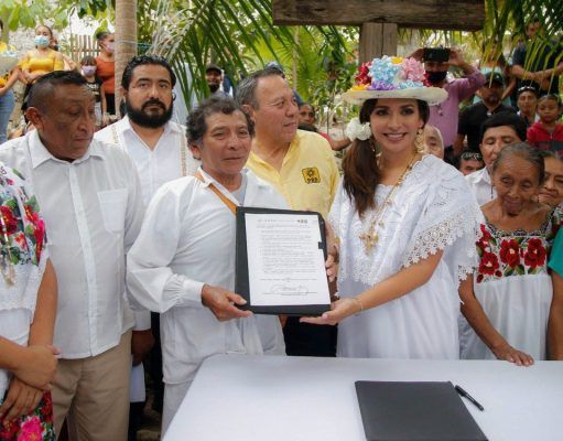 Nombra Gran Consejo Maya a Laura Fernández «Nojoch Xunáan»