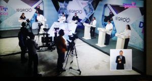 Pájaros en el Alambre | Dura confrontación y ausentismos en debate por la gubernatura