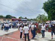 Dialoga Carlos Joaquín con trabajadores del Colegio de Bachilleres