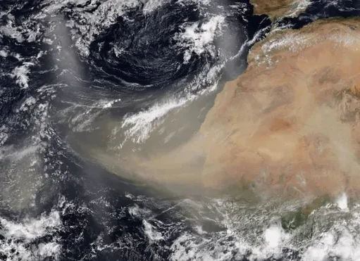 Nube de polvo del Sahara se mueve hacia Quintana Roo