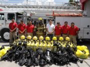 Bomberos de Cozumel reciben donación de equipo por la Naviera Carnival