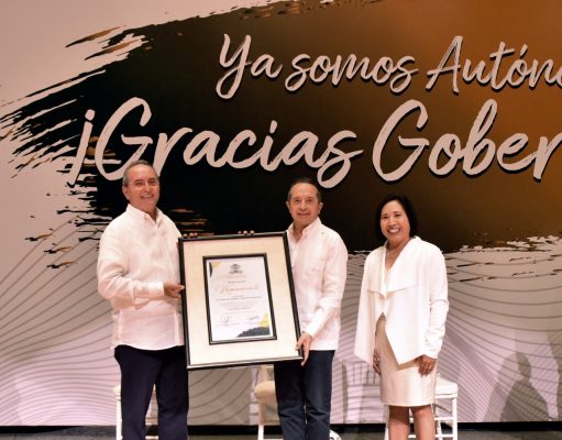 Reconoce UQROO a Carlos Joaquín como el artífice de su autonomía