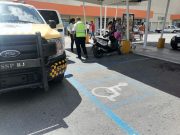 Sancionan a alrededor de 20 automóviles por estacionarse en lugares reservados a personas con discapacidad