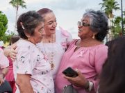 Cozumel | Sensibiliza gobierno de Juanita sobre lucha contra el cáncer: con marcha y el palacio iluminado de rosa