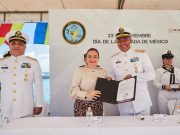 Juanita Alonso reconoce labor del vicealmirante Humberto Rodríguez de la zona naval de Cozumel