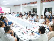 Firman empresarios chetumaleños con Mara Lezama acuerdo solidario