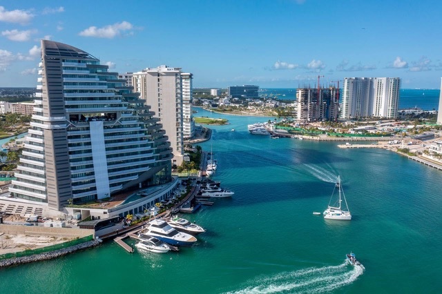 scharktowercancun