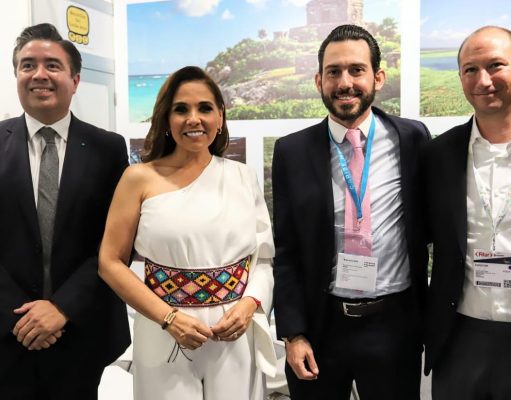 Visita Mara Lezama stand de Tulum en la Fitur 2023