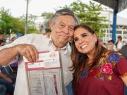 Entrega Mara Lezama tarjetas de Bienestar a adultos mayores