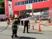 Reconoce Ana Patricia Peralta labor de bomberos de Cancún