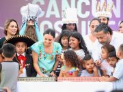 Comparte Ana Patricia Peralta rosca de reyes con niños de Bonfil