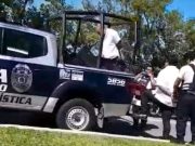 Detienen a taxistas y conductora de Uber en zona hotelera de Cancún