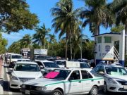 Surge otra acusación contra taxis y el Aeropuerto de Cancún en redes sociales