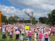 Se une Cancún a marcha contra reformas en el INE