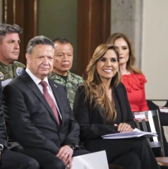 Pájaros en el Alambre | Mara y el súper calor de Palacio Nacional