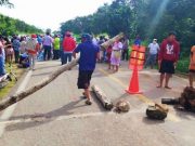 Bloquean ejidatarios de Tihosuco para exigir a la SICT el pago de 27 mdp por una indemnización