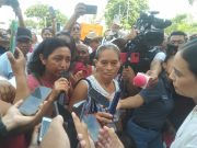 Acuerdan habitantes de colonias irregulares de Cancún mesas de trabajo, luego de una protesta