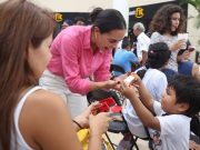 Ana Paty Peralta respalda a niñas y niños cancunenses emprendedores