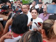 Atiende Ana Paty Peralta a ciudadanos de colonias no municipalizadas