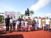 Conmemora Ana Paty Peralta a madres cancunenses en su día con guardia de honor