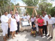 Coloca Ana Paty Peralta la primera piedra del Centro Comunitario Paraíso Maya