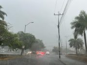 Cancún | Lluvia deja calles inundadas y 7 vuelos desviados