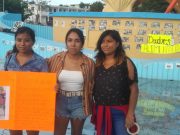 Dejan tendedero en Cancún con fotos de padres deudores para exhibirlos