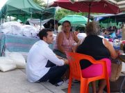 Escucha Pablo Bustamante propuestas y necesidades ciudadanas en el tianguis de la Región 228