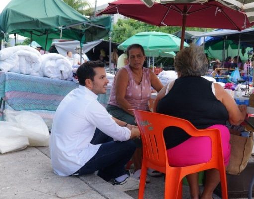 Escucha Pablo Bustamante propuestas y necesidades ciudadanas en el tianguis de la Región 228
