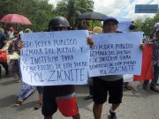 Protestan con cierre en zona hotelera habitantes de colonias irregulares de Cancún