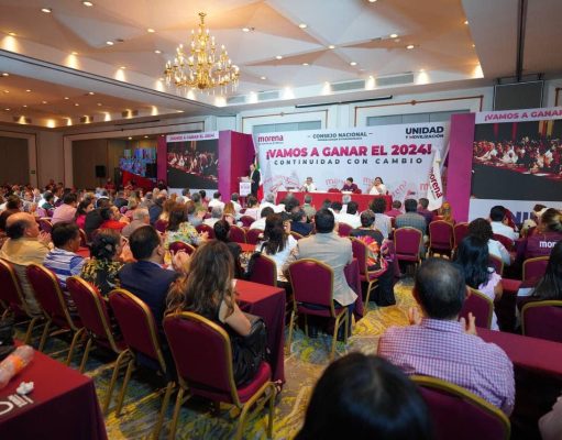 Acuerdan en Morena desigción de candidato presidencial para septiembre con 5 encuestas