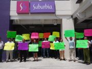 Realizan paro parcial trabajadores de Suburbia de Cancún y Playa del Carmen