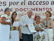Encabeza AMLO entrega de títulos de propiedad de 125 ejidatarias de Q.Roo