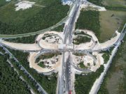Anuncian derrumbe del distribuidor del Aeropuerto de Cancún, conocido como “El trébol”