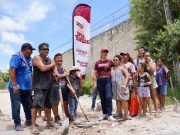 Cumple Marybel Villegas a los vecinos de Nuevo Tekax