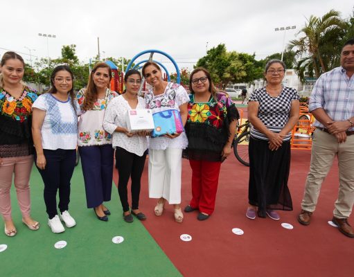 Mara Lezama entrega herramientas para mejorar actividades de mujeres y hombres