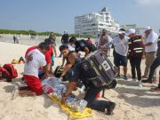 Constata Ana Paty Peralta simulacro de salvamento acuático en Playa Marlín para prevención y rescate en playas